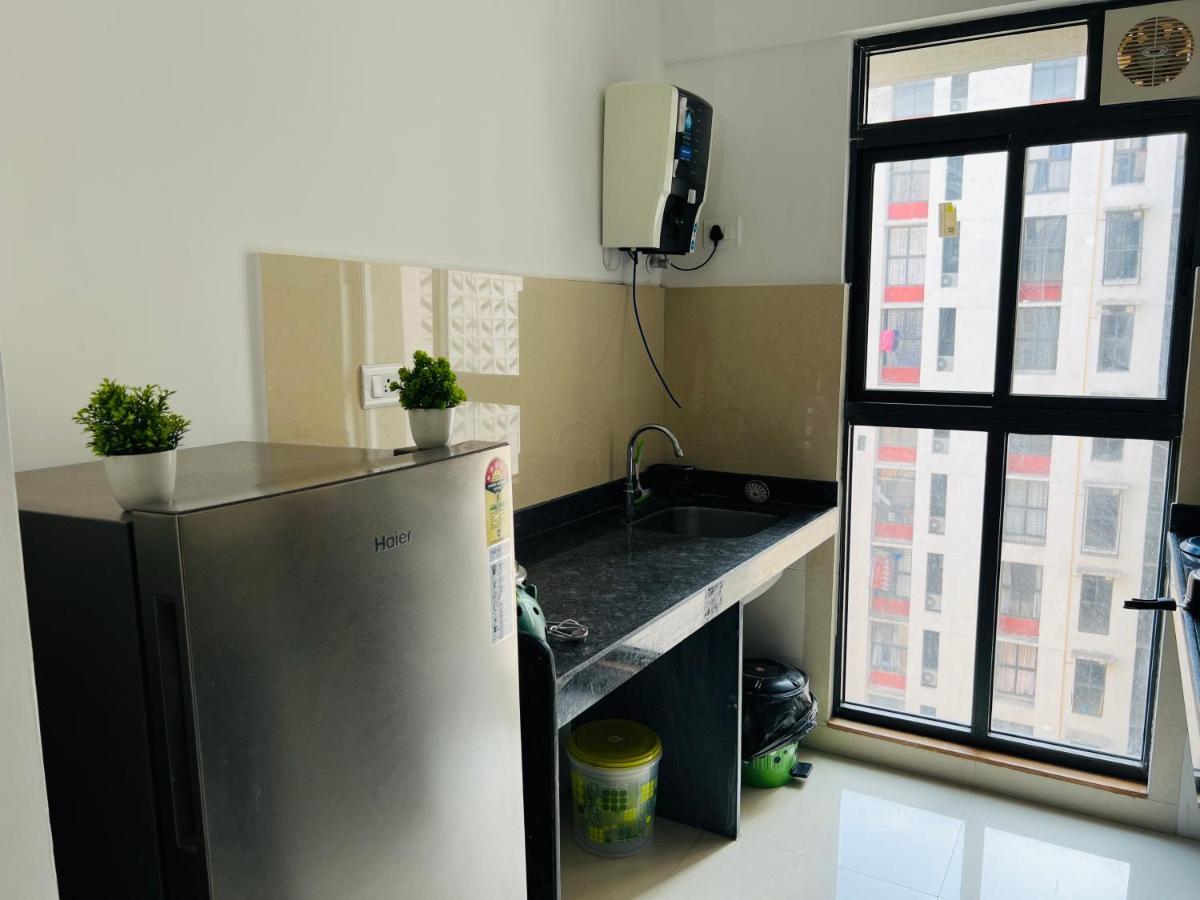 Lovely Couple Friendly Space To Chill And Netflix Apartment Thane Exterior photo